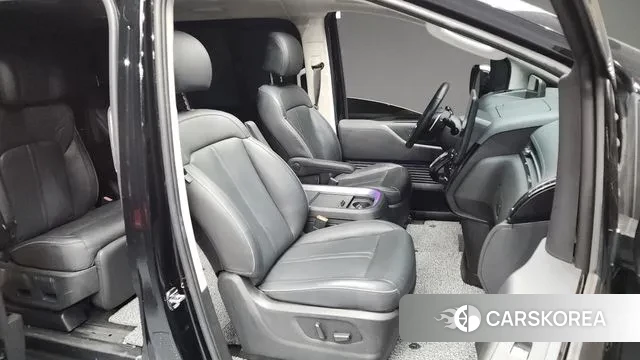 Hyundai Staria 2022 Черный из Кореи, фото 2