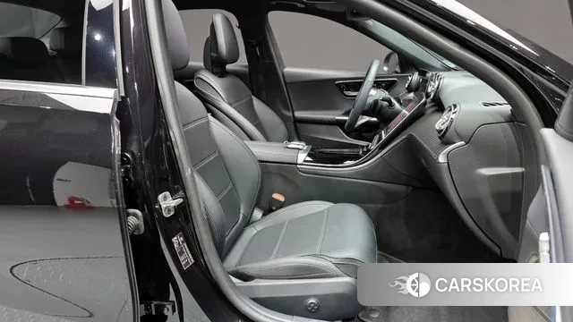 Mercedes-Benz C-Class W206 2025 Черный из Кореи, фото 2