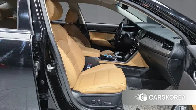 Kia K7 Premier 2021 Черный из Кореи, фото 2