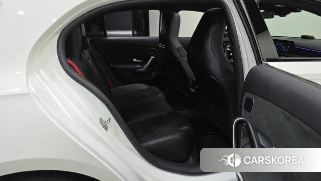 Mercedes-Benz A-Class W177 2025 Белый из Кореи, фото 2