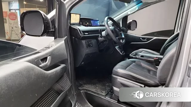 Hyundai Staria 2024 Серебряный из Кореи, фото 2