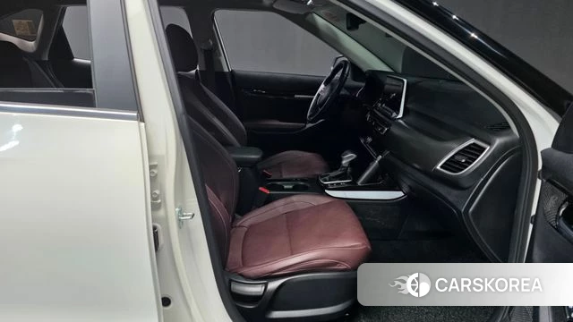 Kia Seltos 2022 Белый из Кореи, фото 2