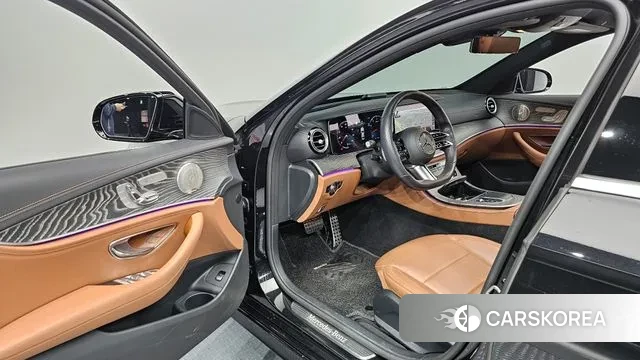 Mercedes-Benz E-Class W213 2021 Черный из Кореи, фото 2