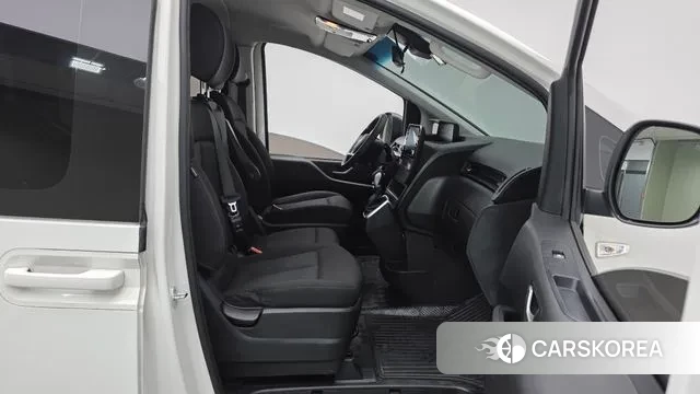 Hyundai Staria 2022 Белый из Кореи, фото 2