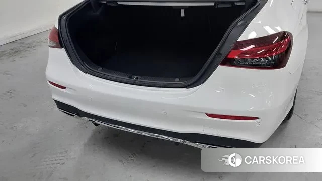 Mercedes-Benz E-Class W213 2023 Белый из Кореи, фото 2