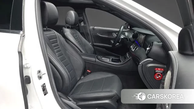 Mercedes-Benz E-Class W213 2022 Белый из Кореи, фото 2