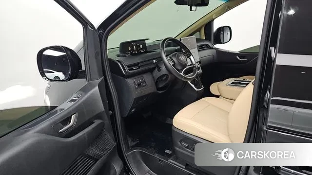 Hyundai Staria 2024 Черный из Кореи, фото 2