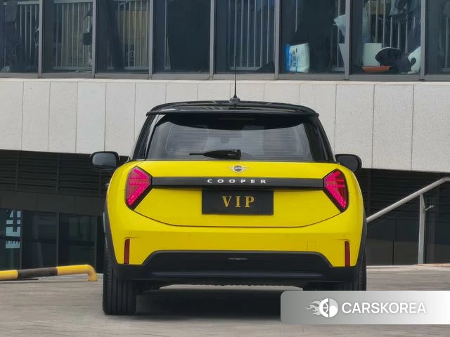 MINI Unknown 2025 Желтый из Китая, фото 2