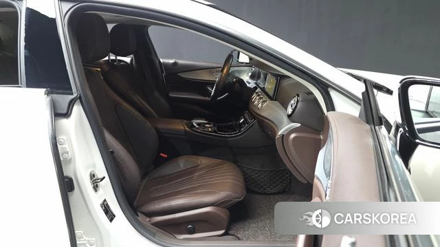 Mercedes-Benz CLS-Class C257 2018 Белый из Кореи, фото 2