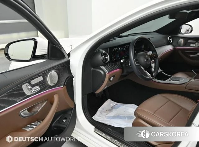 Mercedes-Benz E-Class W213 2022 Белый из Кореи, фото 2
