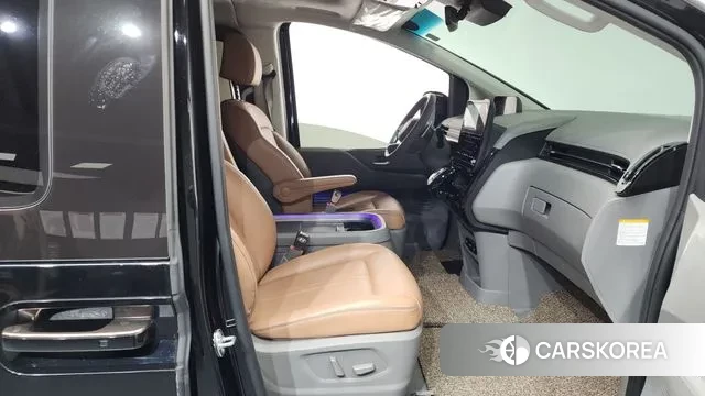 Hyundai Staria 2024 Черный из Кореи, фото 2