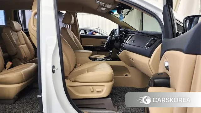 Kia The New Carnival 2018 Белый из Кореи, фото 2
