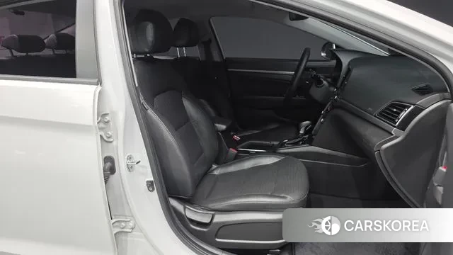 Hyundai Avante AD 2018 Белый из Кореи, фото 2