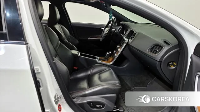 Volvo V60 Cross-Country 2018 Белый из Кореи, фото 2