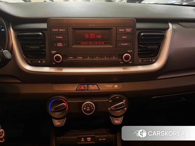 Kia Stonic 2018 Белый из Кореи, фото 2