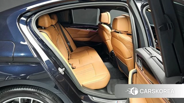 BMW 5 Series (G30) 2022 Черный из Кореи, фото 2