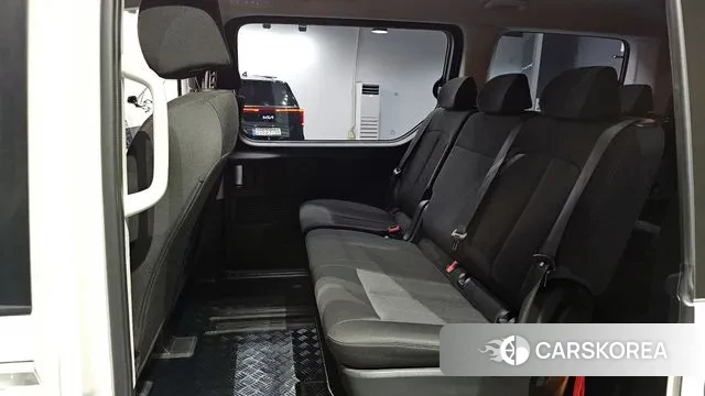 Hyundai Staria 2023 Белый из Кореи, фото 2