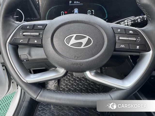 Hyundai Elantra 2023 Белый из Китая, фото 2