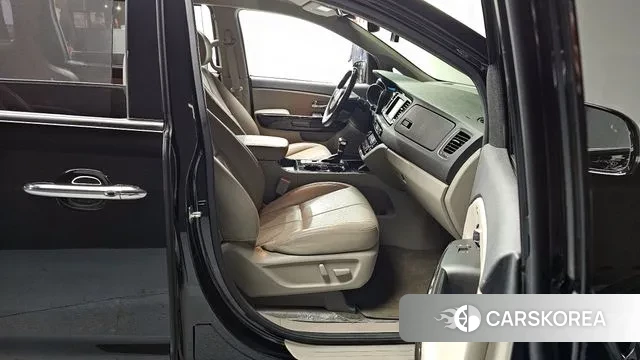 Kia The New Carnival 2018 Черный из Кореи, фото 2