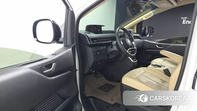 Hyundai Staria 2025 Белый из Кореи, фото 2