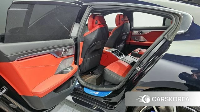 BMW 8 Series (G15) 2021 Черный из Кореи, фото 2