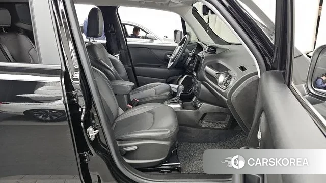 Jeep Renegade 2022 Черный из Кореи, фото 2