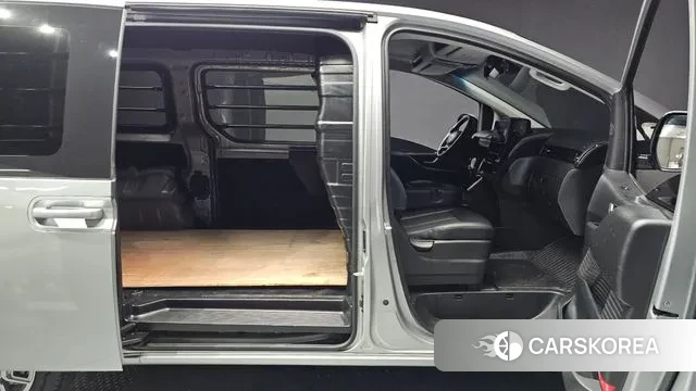 Hyundai Staria 2021 Серебряный из Кореи, фото 2