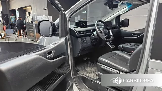 Hyundai Staria 2023 Серебряный из Кореи, фото 2