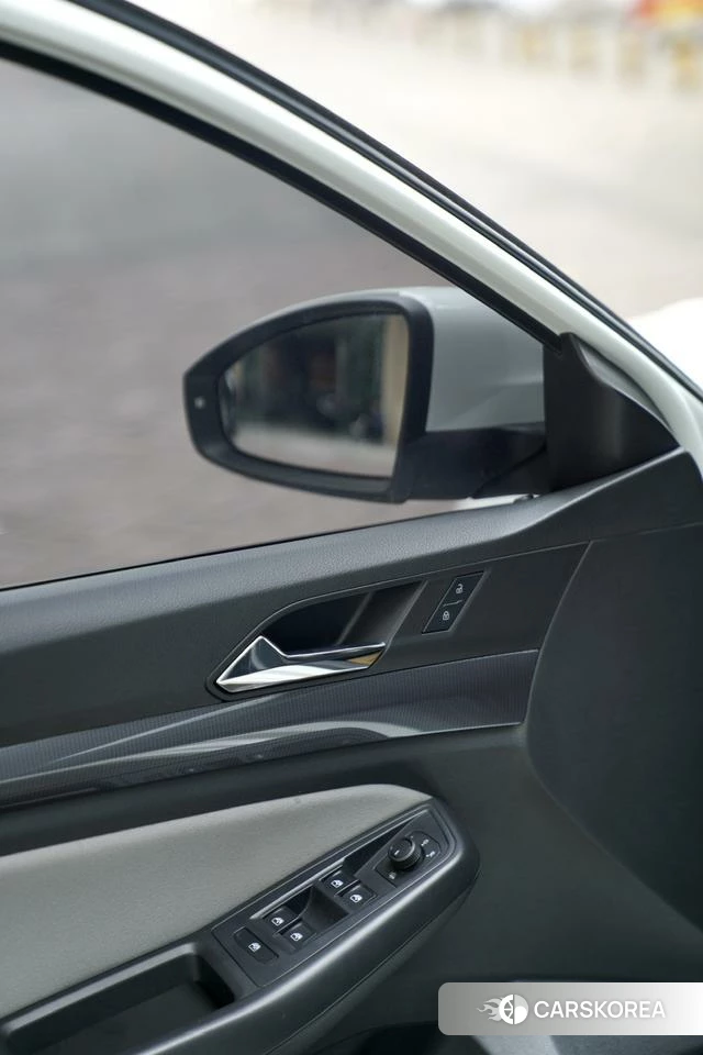 Volkswagen Bora 2024 Белый из Китая, фото 2