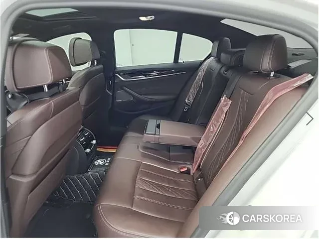 BMW 5 Series (G30) 2021 Белый из Кореи, фото 2