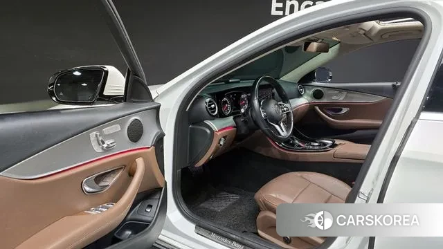 Mercedes-Benz E-Class W213 2019 Белый из Кореи, фото 2