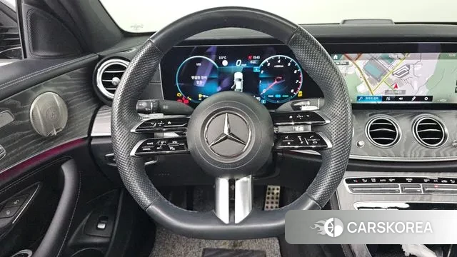 Mercedes-Benz E-Class W213 2023 Белый из Кореи, фото 2