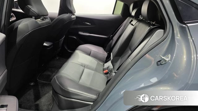 Toyota Prius 5th Generation 2023 Светло-серебряный цвет из Кореи, фото 2