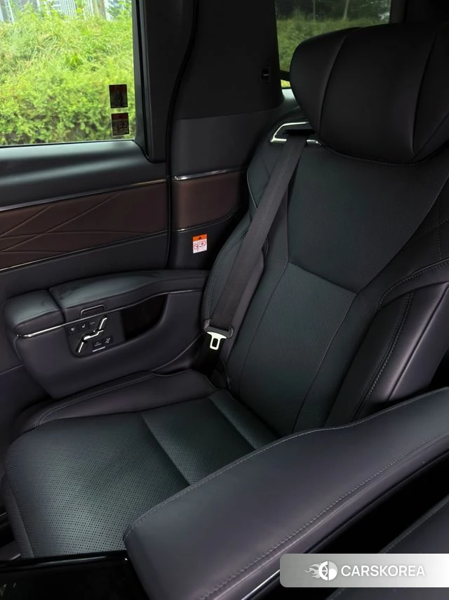 Toyota Alphard 4th Generation 2025 Серебристо-серый из Кореи, фото 2