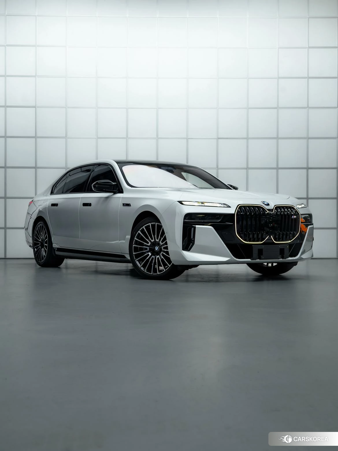 BMW i7 2023 Белый из Китая, фото 2