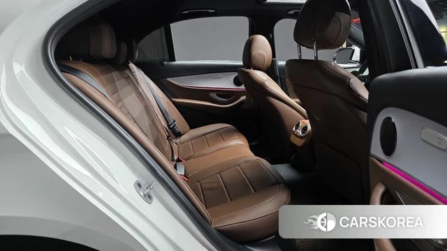 Mercedes-Benz E-Class W213 2020 Белый из Кореи, фото 2