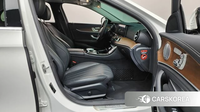 Mercedes-Benz E-Class W213 2019 Белый из Кореи, фото 2