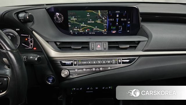 Lexus ES300h 7th generation 2021 Серебристо-серый из Кореи, фото 2
