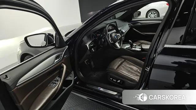 BMW 5 Series (G30) 2019 Синий из Кореи, фото 2