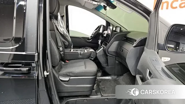 Hyundai Staria 2022 Черный из Кореи, фото 2