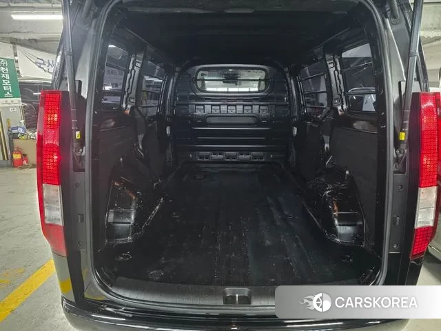 Hyundai Staria 2022 Черный из Кореи, фото 2