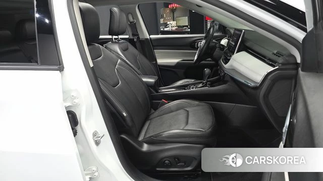 Jeep Compass 2nd Generation 2022 Белый из Кореи, фото 2
