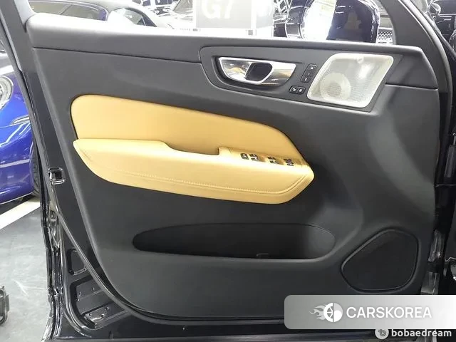 Volvo XC60 second Generation 2022 Черный из Кореи, фото 2