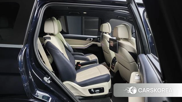 BMW X7 (G07) 2022 Черный из Кореи, фото 2