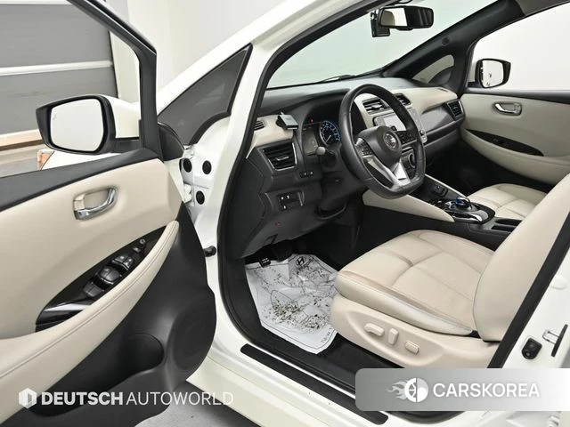 Nissan Leaf (ZE1) 2019 Белый из Кореи, фото 2