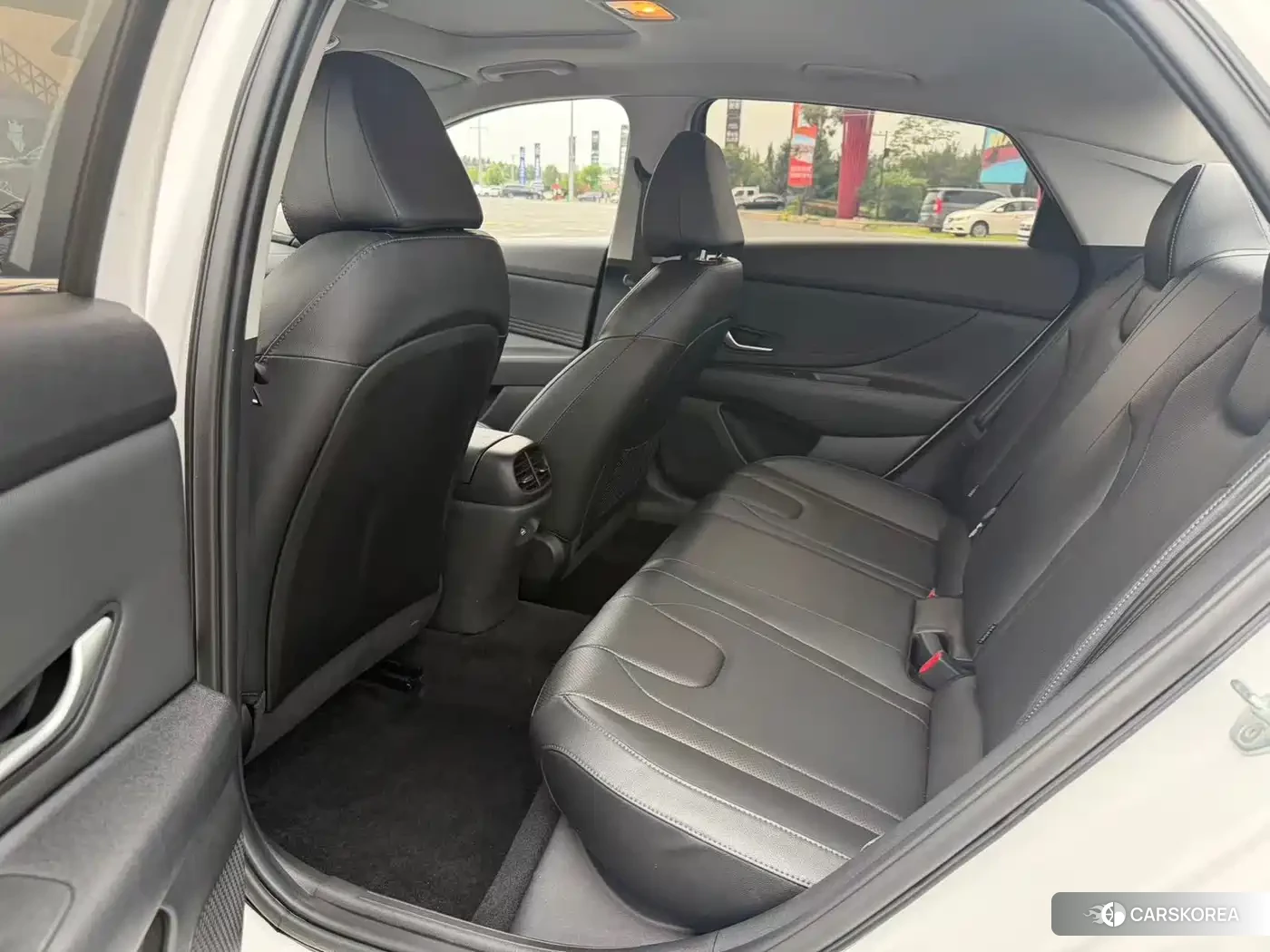 Hyundai Elantra 2022 Белый из Китая, фото 2