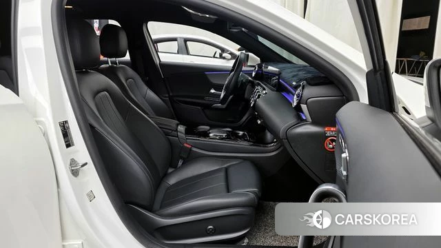 Mercedes-Benz A-Class W177 2023 Белый из Кореи, фото 2