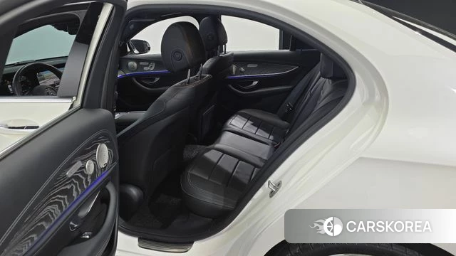 Mercedes-Benz E-Class W213 2021 Белый из Кореи, фото 2