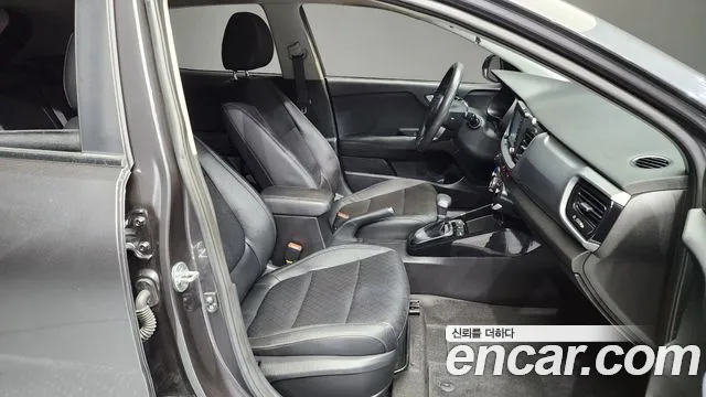 Kia Stonic 2018 Серый из Кореи, фото 2