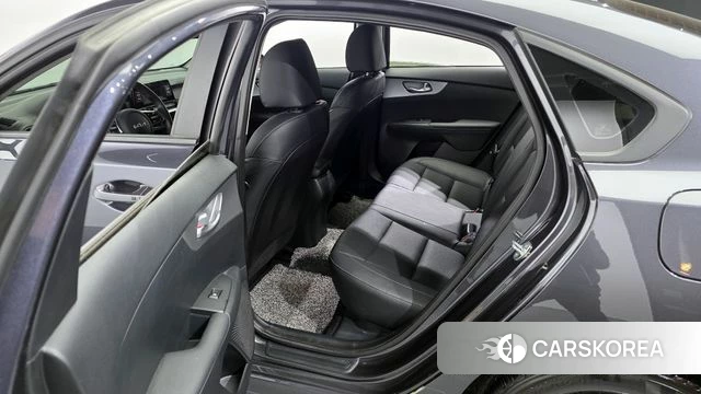 Kia The New K3 2nd generation 2023 Серый из Кореи, фото 2